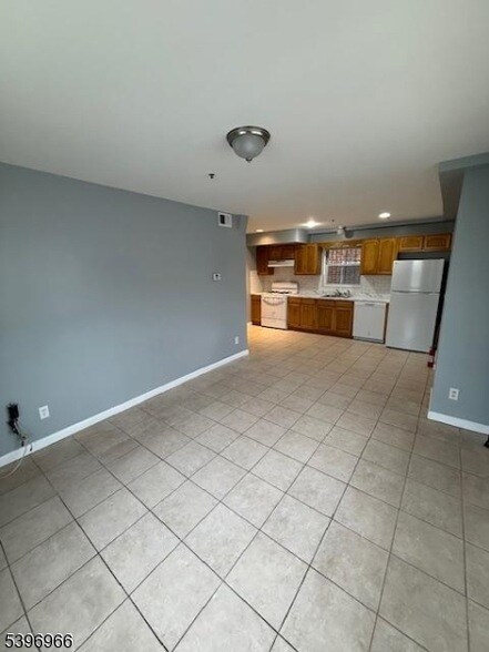 Foto del edificio - 356 Hawthorne Ave