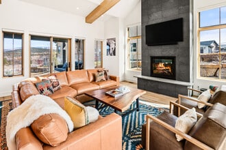 Building Photo - 117 Bowles Dr