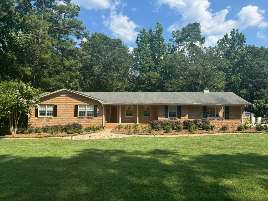 Immaculate Brick Ranch with Finished Basem... - Immaculate Brick Ranch with Finished Basem...