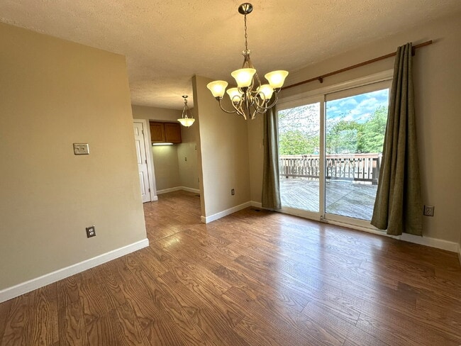 Foto del edificio - Three Bedroom Townhome in New Market