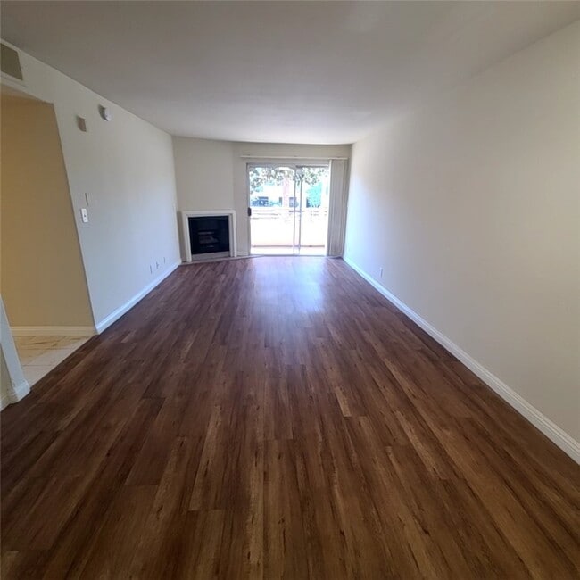 Building Photo - 5060 Kester Ave