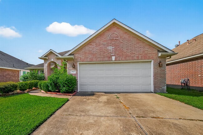 Foto del edificio - 9511 Mankay Ln