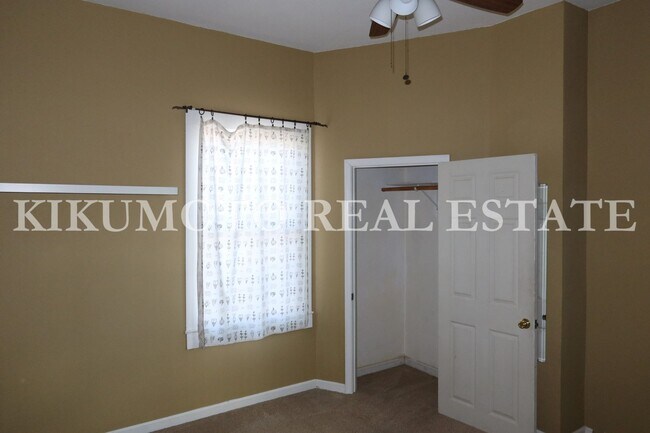 Building Photo - East Sacramento - 2 bedroom, 1 bath, 1 car garage