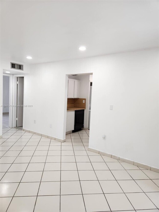 Foto del edificio - 200 NW 107th Ave