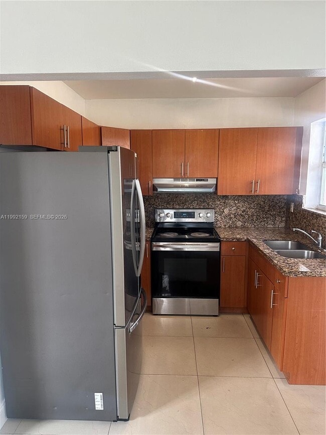 Building Photo - 16800 NE 4th Ct