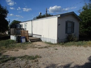 Building Photo - 916 Iroquois Dr