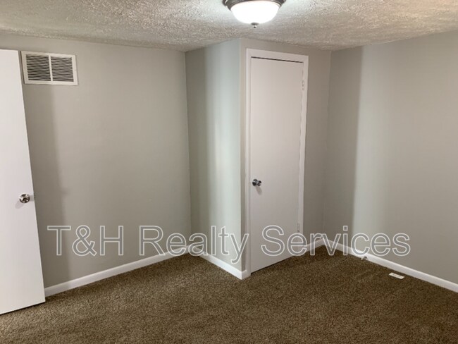 Foto del edificio - 445 N Eaton Ave