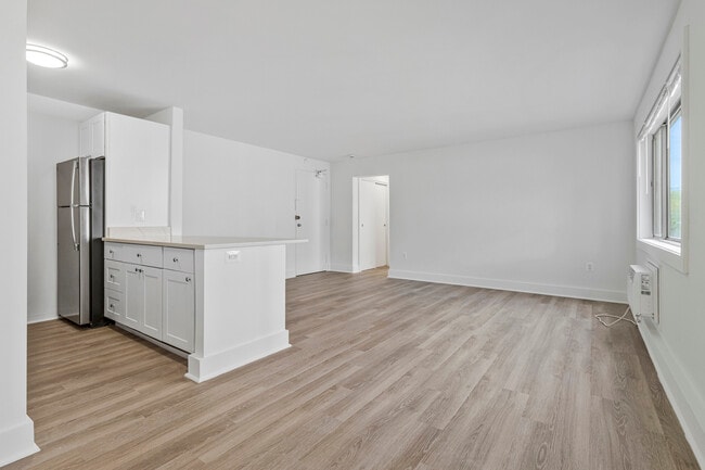 Photo - Foxhall Terrace Apartments