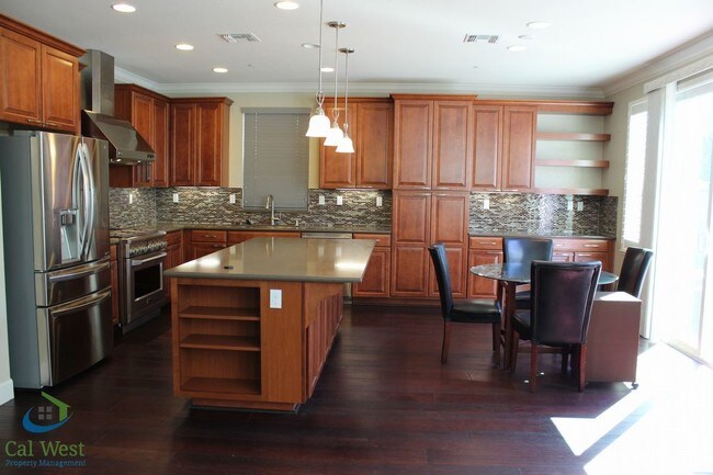 Building Photo - 6063 Sunstone Dr