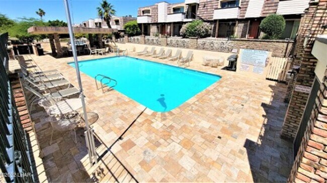Foto del edificio - SUMMER RENTAL Avail April 2026- December 2026