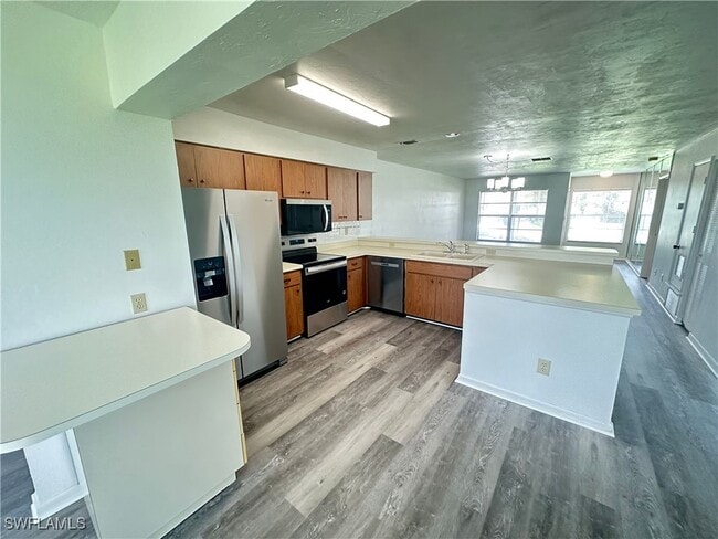Building Photo - 1605 Ridgecrest St