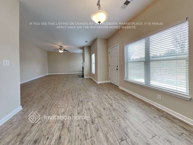 Building Photo - 605 Emporia Loop