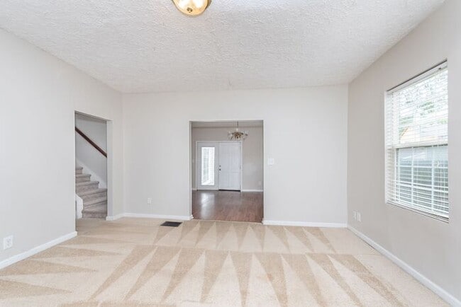 Building Photo - Beautiful Home near Downtown Noblesville