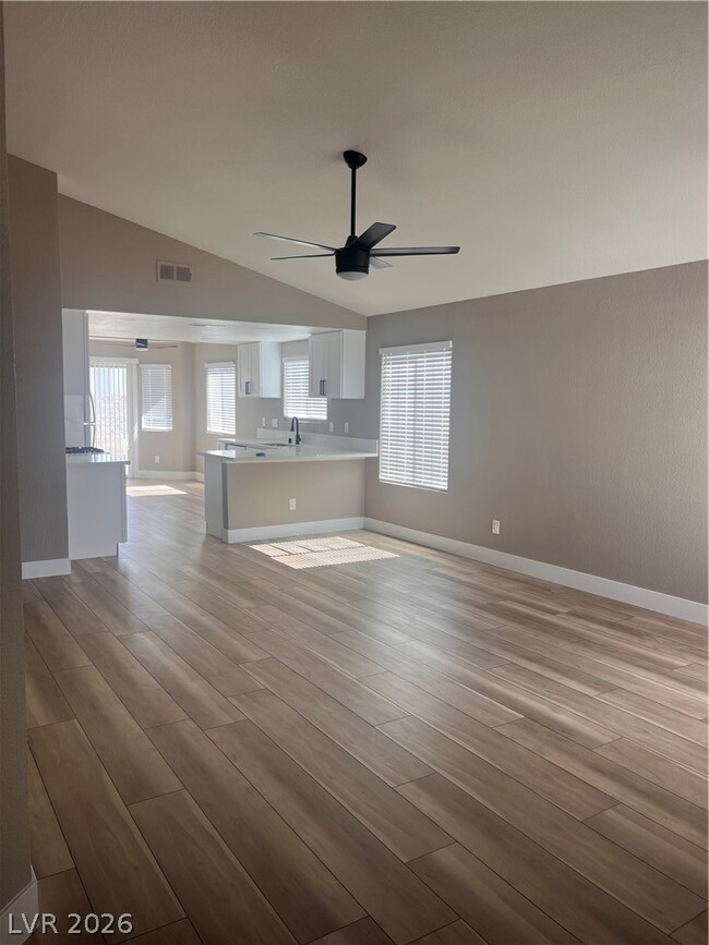 Foto del edificio - 1369 Torington Dr