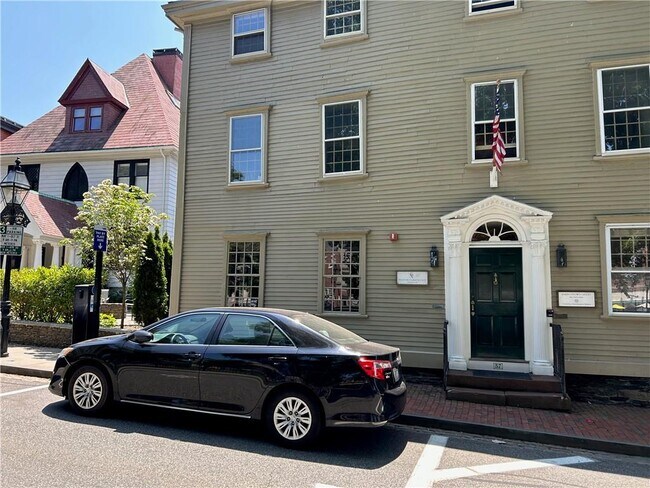 Building Photo - 35 Touro St