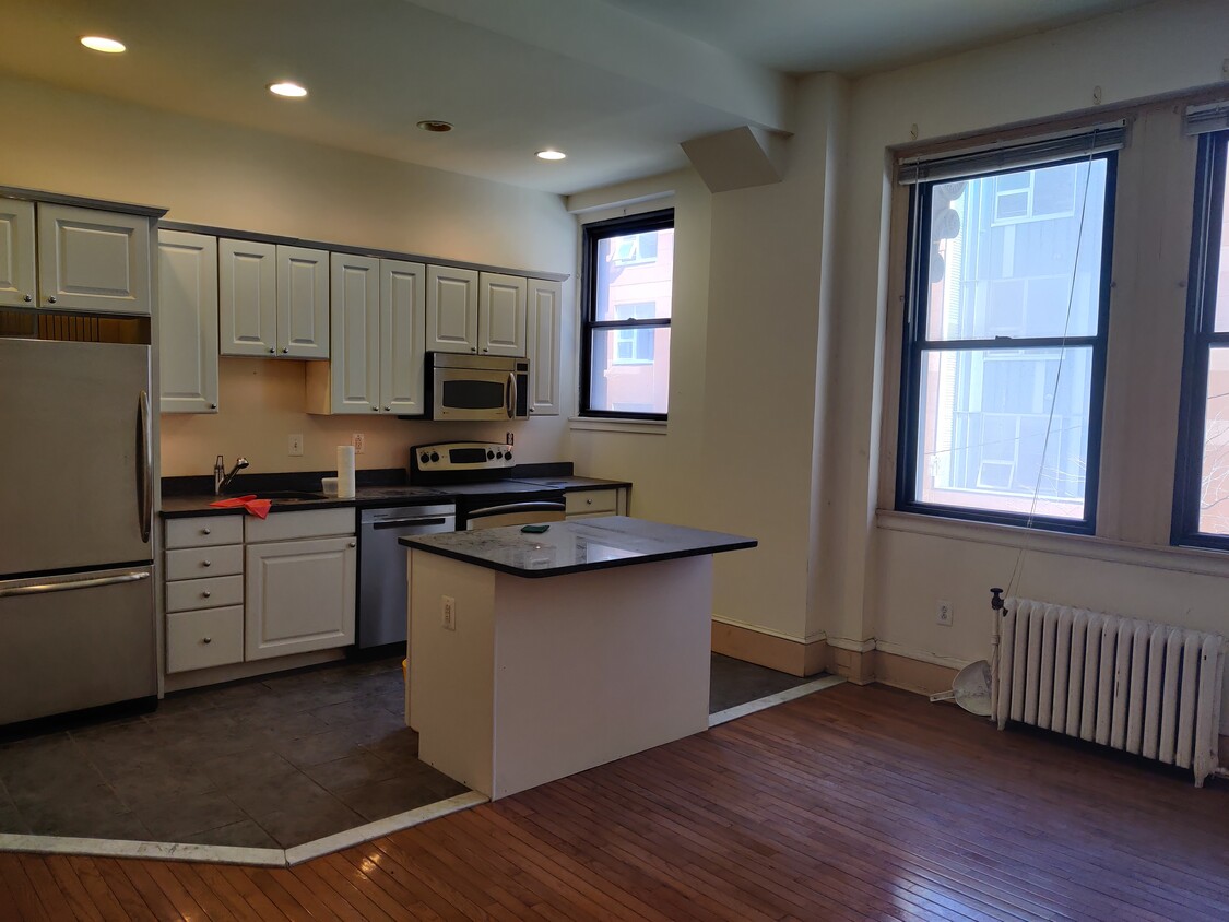 Open Kitchen - 250 S 13th St