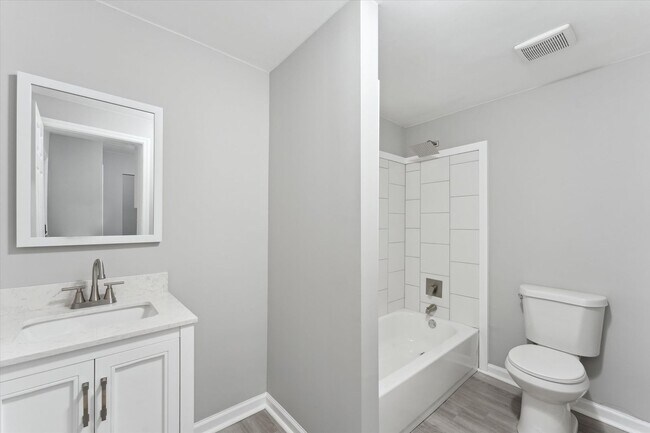Foto del edificio - 816-816 W 38th St