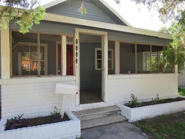 Building Photo - 1745 Dayton St S