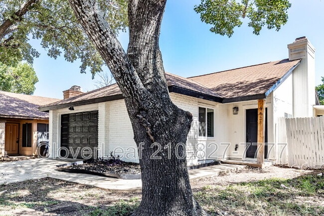 Building Photo - 9631 Ivy Bend St