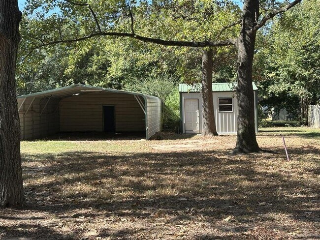 Foto del edificio - 10172 Hillside Dr