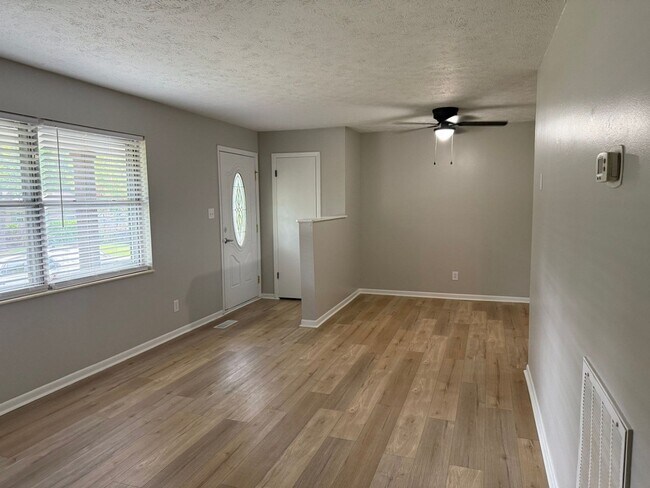 Foto del edificio - Renovated Rocky Hill Home