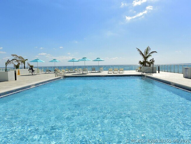 Foto del edificio - 3450 S Ocean Blvd