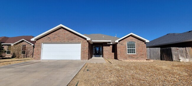 Foto del edificio - NEWER HOME ON QUIET STREET