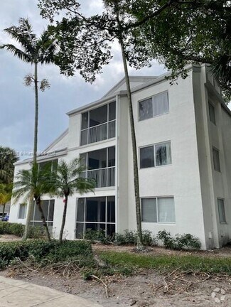 Building Photo - 5612 Rock Island Rd