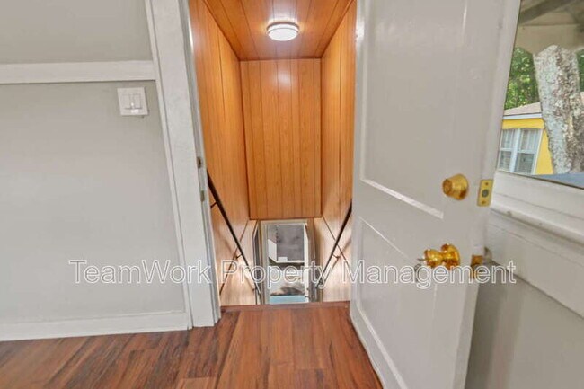 Foto del edificio - 3530 Admiral Dr