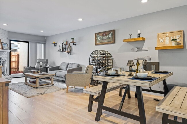 Foto del edificio - 4 Bedroom Condo for Rent in Ventura!