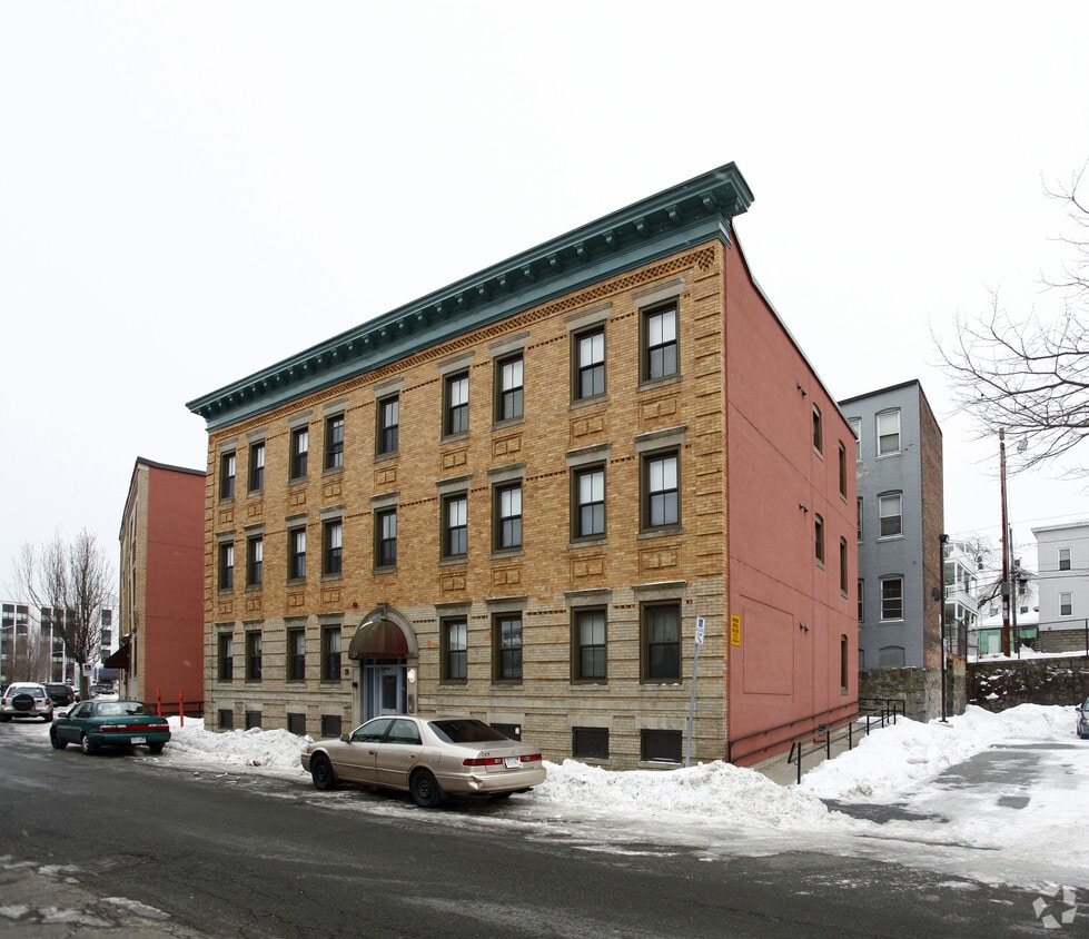 Primary Photo - 38 Peabody St
