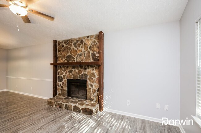 Foto del edificio - 8387 Glenwoods Dr