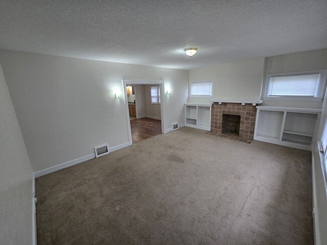 Building Photo - 3302-3304 Parkwood