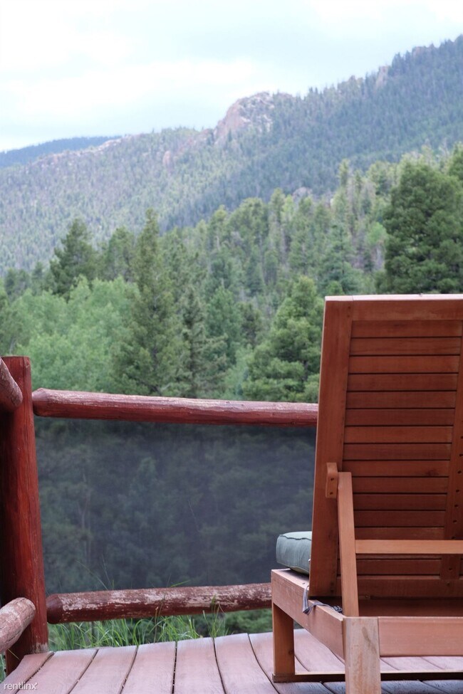 Foto del edificio - 3 br, 2 bath House - 6220 Methusela Road