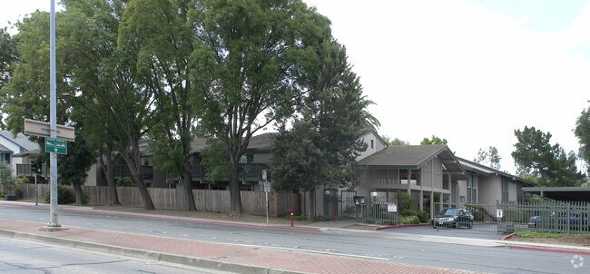 Building Photo - 4888 Clayton Rd