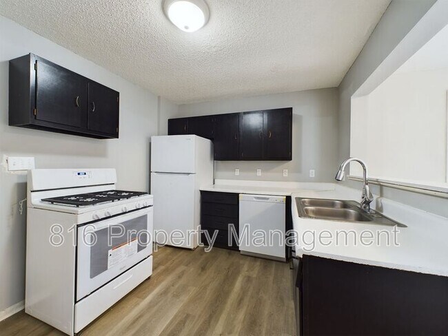 Foto del edificio - 7403 E 56th Terrace