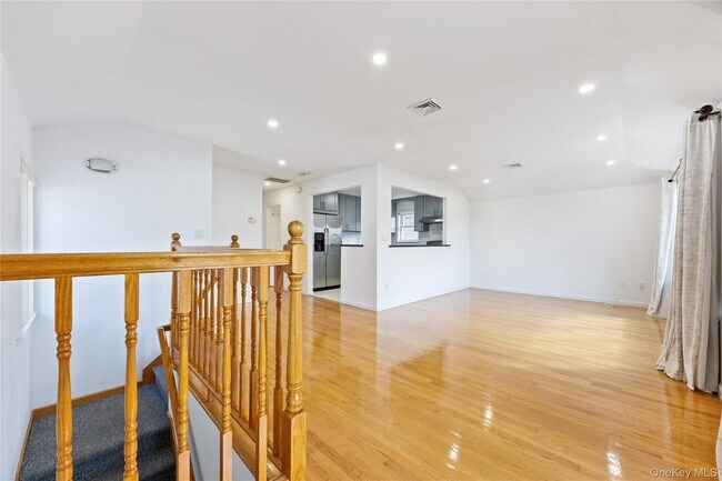 Foto del edificio - 69-45 229th St