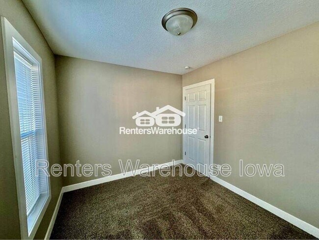 Foto del edificio - 1138 E 8th St