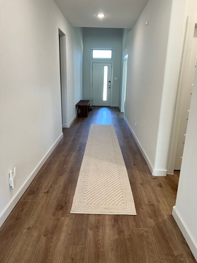 Foto del edificio - 5 Bedroom Single Family Home in McKinney