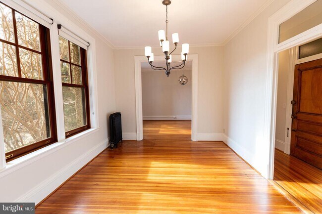 Foto del edificio - 2853 Ontario Rd NW