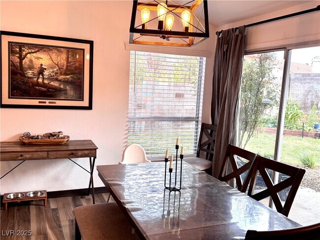 Foto del edificio - 431 Ackerman Ln