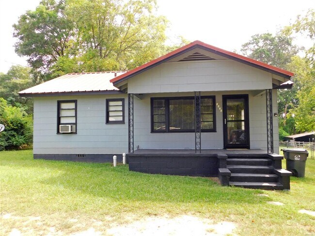 Building Photo - 1382 Hwy 31 N