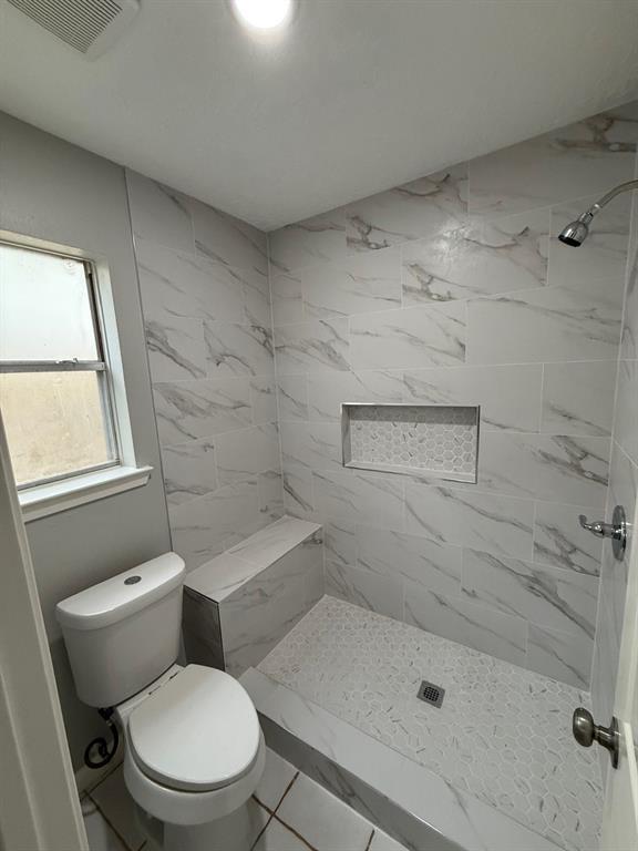 Building Photo - 2812 Forest Hills Dr