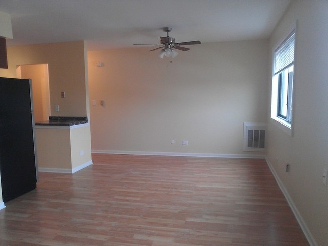Living Area - The Howard-Winchester Square