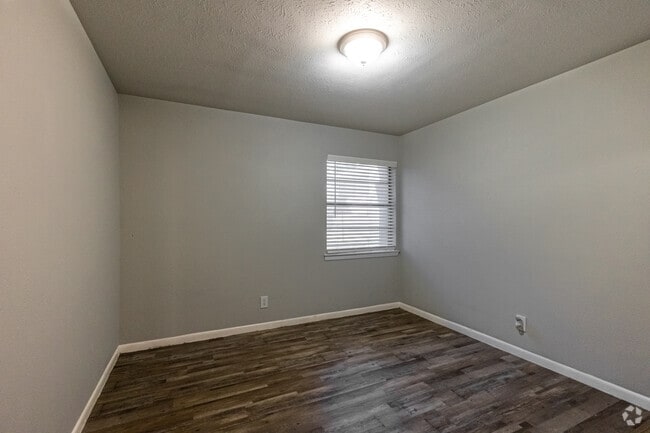 1BR, 1BA - 658SF - Bedroom - SOUTH CREST