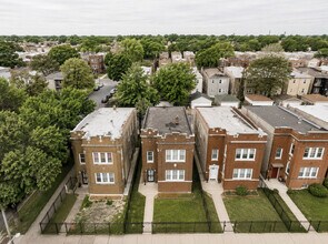 Building Photo - 1704 N Mayfield Ave