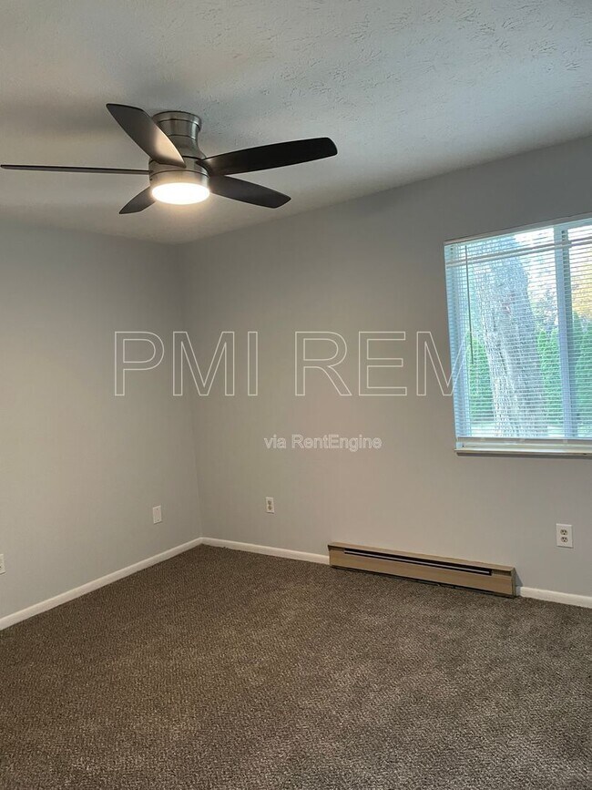 Foto del edificio - 1814 Whipple Ave NW