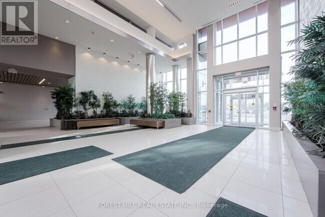 Photo du bâtiment - 9600-19600 Yonge St