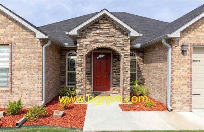 Foto del edificio - 4 Bd, 2 Ba, Home in Cabot