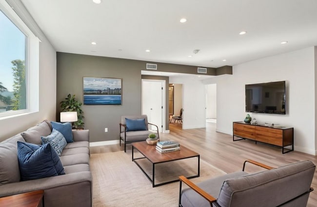 Building Photo - 10806 Blix St